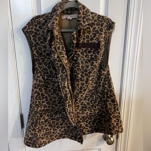 Free people chunky oversized leopard vest. Size XS